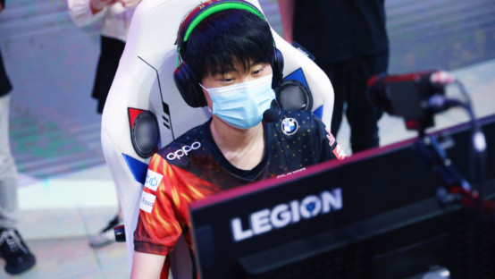 格外抢眼 格外抢眼