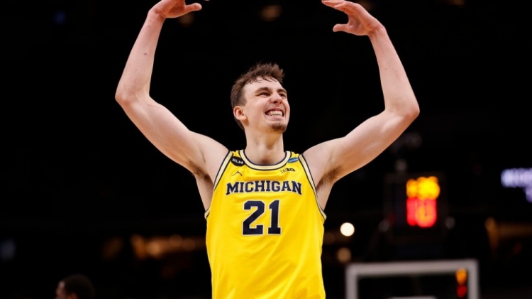 其次是筹码 其次是筹码